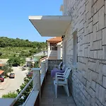 Appartement Ustavdic *