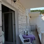 Ustavdic * Korčula