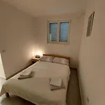 Ustavdic * Korčula