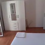Ustavdic *