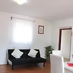Appartement Ustavdic