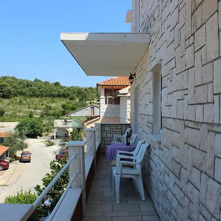 Apartment Ustavdic *