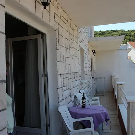 Ustavdic * Korčula