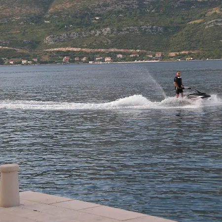 Ustavdic * Korčula