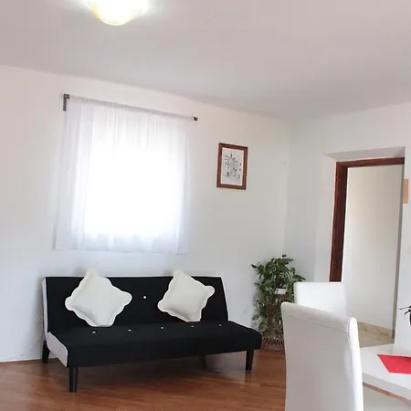 Apartment Ustavdic