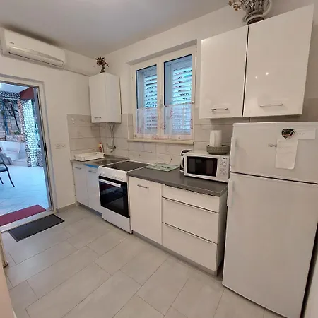 Ustavdic Корчула