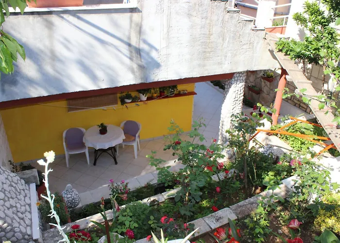 Ustavdic דירה קורצולה