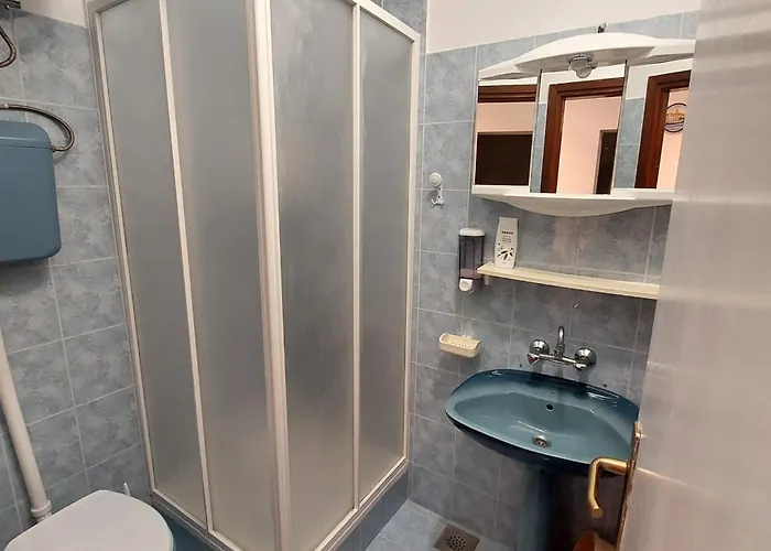 Ustavdic קורצולה