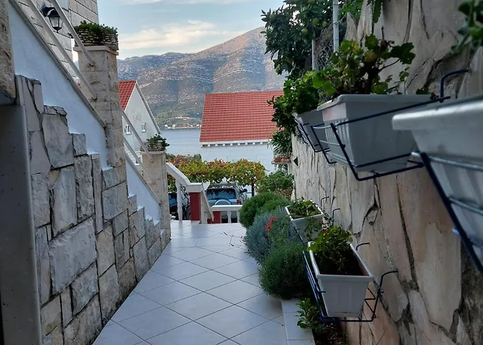 Ustavdic דירה קורצולה