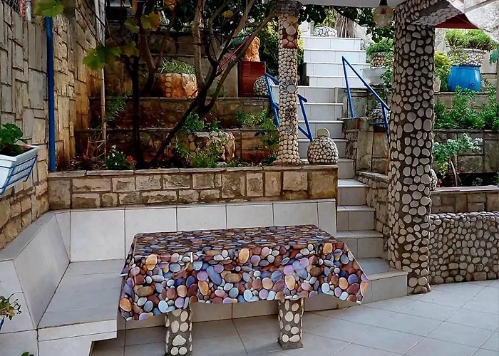 Ustavdic קורצולה